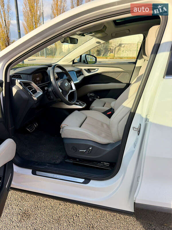 Внедорожник / Кроссовер Audi Q5 e-tron 2022 в Днепре фото 4 Внедорожник / Кроссовер Audi Q5 e-tron 2022 в Днепре