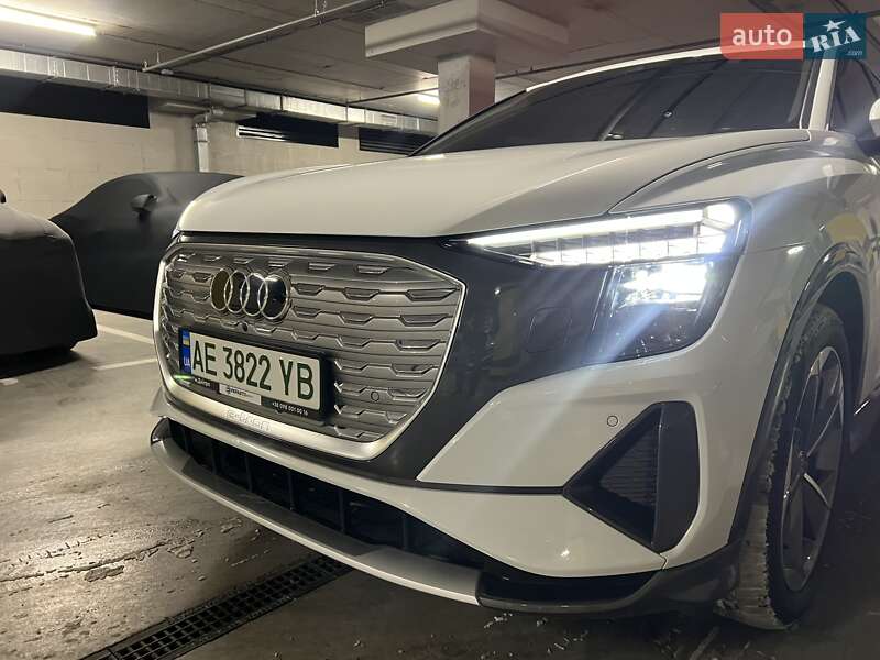 Внедорожник / Кроссовер Audi Q5 e-tron 2022 в Днепре