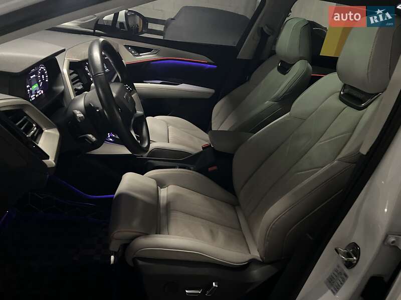 Внедорожник / Кроссовер Audi Q5 e-tron 2022 в Днепре