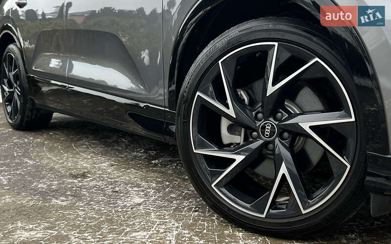 Внедорожник / Кроссовер Audi Q5 e-tron 2022 в Львове