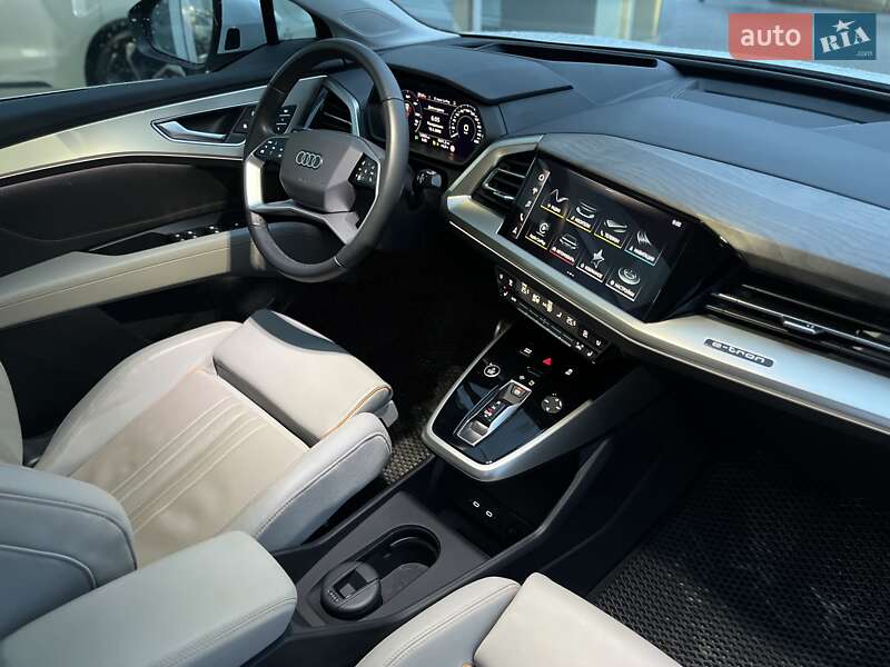 Внедорожник / Кроссовер Audi Q5 e-tron 2022 в Днепре