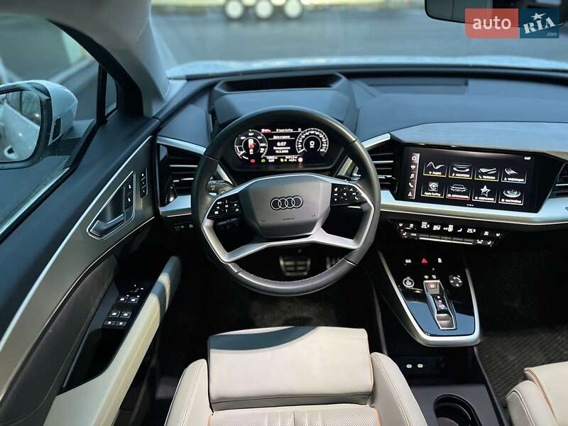 Внедорожник / Кроссовер Audi Q5 e-tron 2022 в Днепре