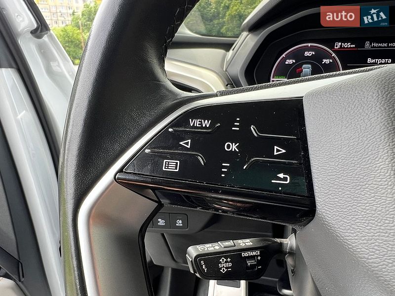 Позашляховик / Кросовер Audi Q5 e-tron 2022 в Дніпрі