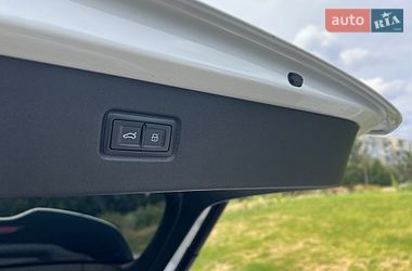 Позашляховик / Кросовер Audi Q5 e-tron 2022 в Дніпрі