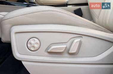 Позашляховик / Кросовер Audi Q5 Sportback 2023 в 