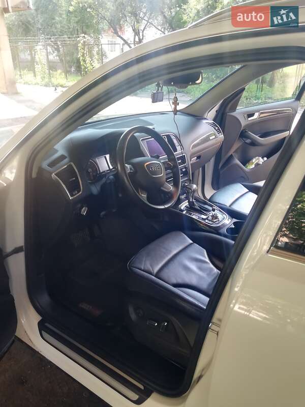 Внедорожник / Кроссовер Audi Q5 2013 в Луцке