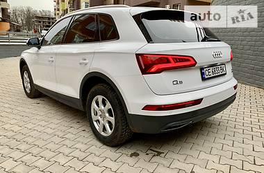 Внедорожник / Кроссовер Audi Q5 2017 в Черновцах