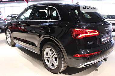 Позашляховик / Кросовер Audi Q5 2018 в 