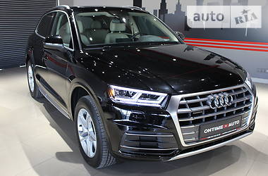 Позашляховик / Кросовер Audi Q5 2018 в 
