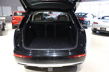 Позашляховик / Кросовер Audi Q5 2018 в 