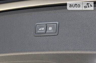 Позашляховик / Кросовер Audi Q5 2018 в 