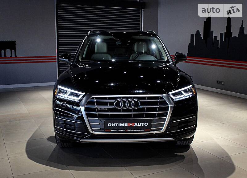 Позашляховик / Кросовер Audi Q5 2018 в 