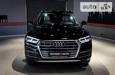 Позашляховик / Кросовер Audi Q5 2018 в 