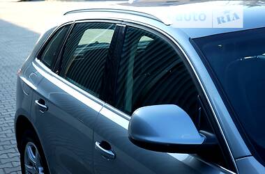 Позашляховик / Кросовер Audi Q5 2010 в 