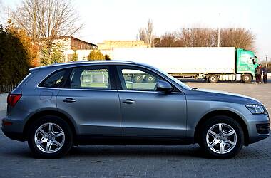 Позашляховик / Кросовер Audi Q5 2010 в 