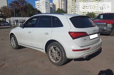 Позашляховик / Кросовер Audi Q5 2015 в 