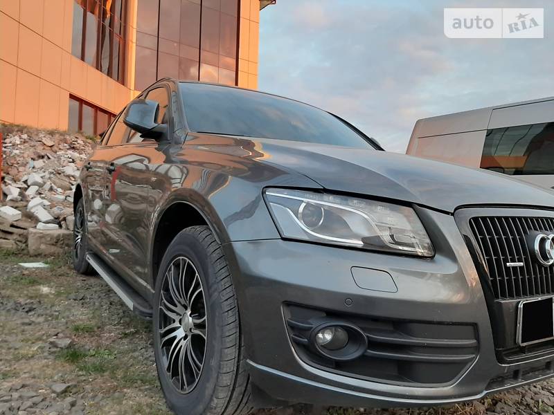 Позашляховик / Кросовер Audi Q5 2010 в 