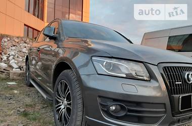 Позашляховик / Кросовер Audi Q5 2010 в 