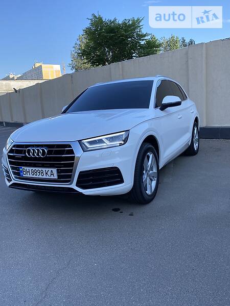 Позашляховик / Кросовер Audi Q5 2019 в 