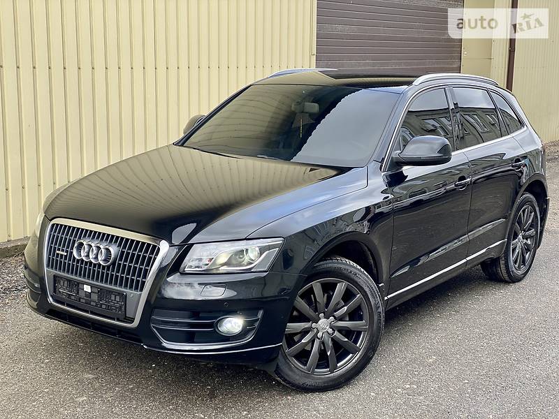Позашляховик / Кросовер Audi Q5 2010 в 