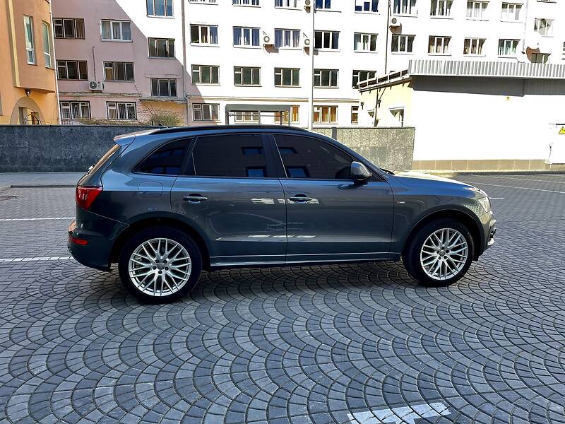 Позашляховик / Кросовер Audi Q5 2012 в Луцьку