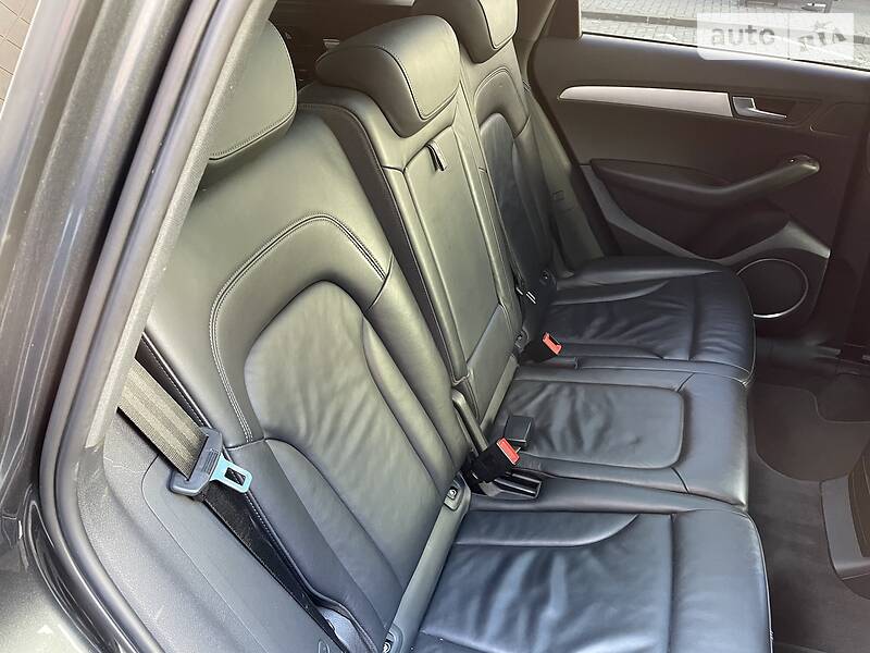 Позашляховик / Кросовер Audi Q5 2012 в Луцьку