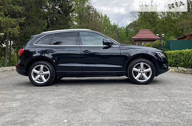 Внедорожник / Кроссовер Audi Q5 2010 в Тернополе