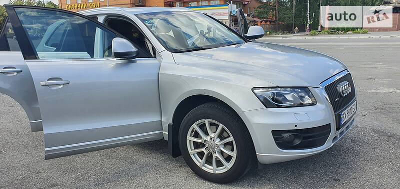Внедорожник / Кроссовер Audi Q5 2010 в Полонном