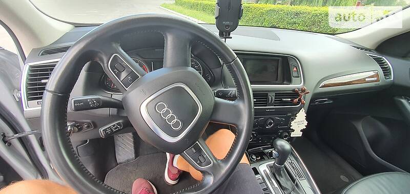 Внедорожник / Кроссовер Audi Q5 2010 в Полонном