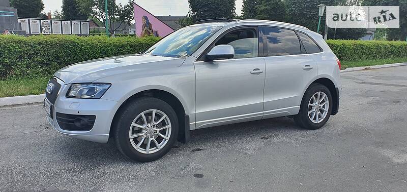 Внедорожник / Кроссовер Audi Q5 2010 в Полонном