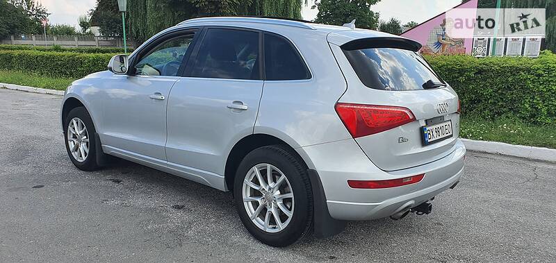 Внедорожник / Кроссовер Audi Q5 2010 в Полонном
