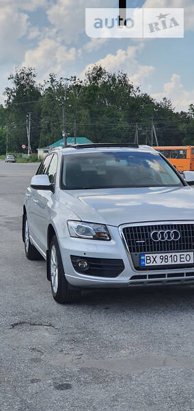 Внедорожник / Кроссовер Audi Q5 2010 в Полонном