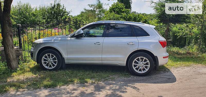 Внедорожник / Кроссовер Audi Q5 2010 в Полонном