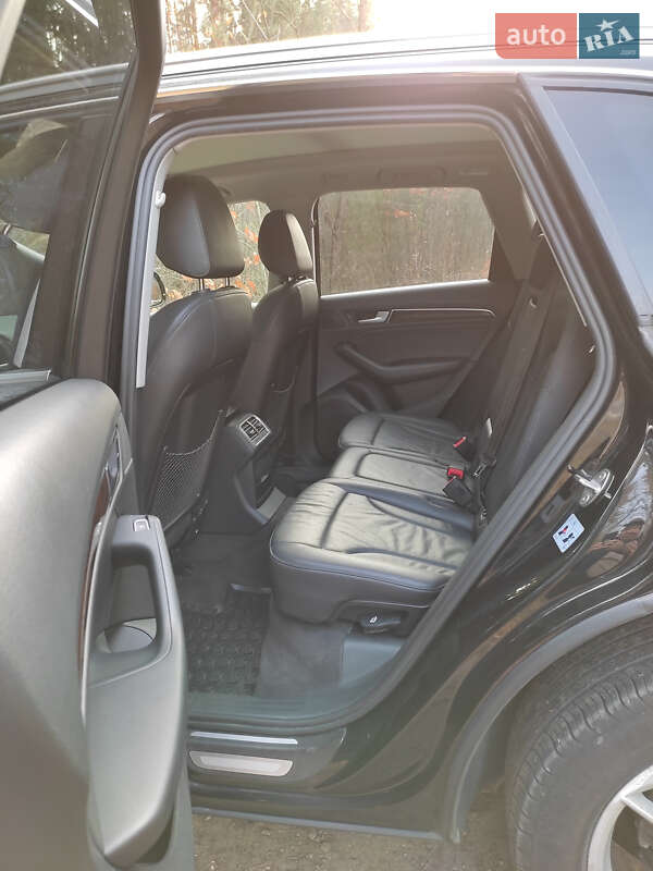 Внедорожник / Кроссовер Audi Q5 2015 в Луцке