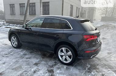 Внедорожник / Кроссовер Audi Q5 2017 в Золочеве