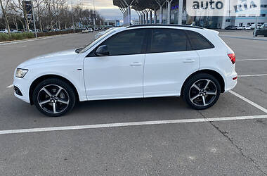 Позашляховик / Кросовер Audi Q5 2013 в 