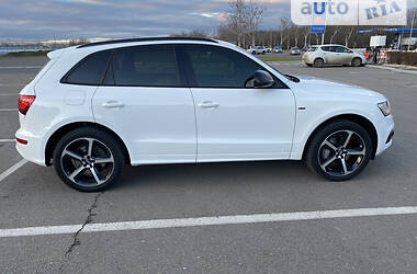 Позашляховик / Кросовер Audi Q5 2013 в 