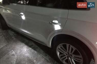 Внедорожник / Кроссовер Audi Q5 2018 в 
