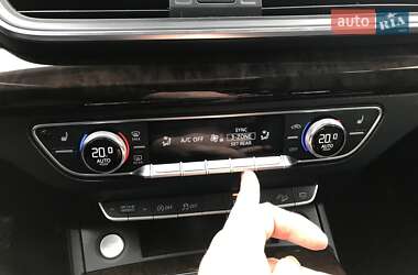 Внедорожник / Кроссовер Audi Q5 2018 в 