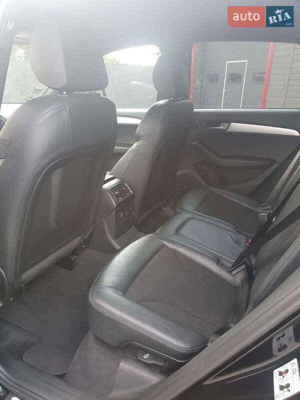 Внедорожник / Кроссовер Audi Q5 2011 в Глыбокой