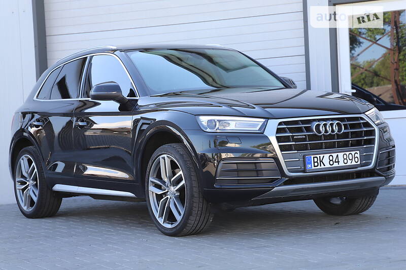 Внедорожник / Кроссовер Audi Q5 2017 в 