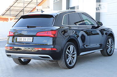 Внедорожник / Кроссовер Audi Q5 2017 в 
