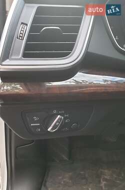 Внедорожник / Кроссовер Audi Q5 2018 в 