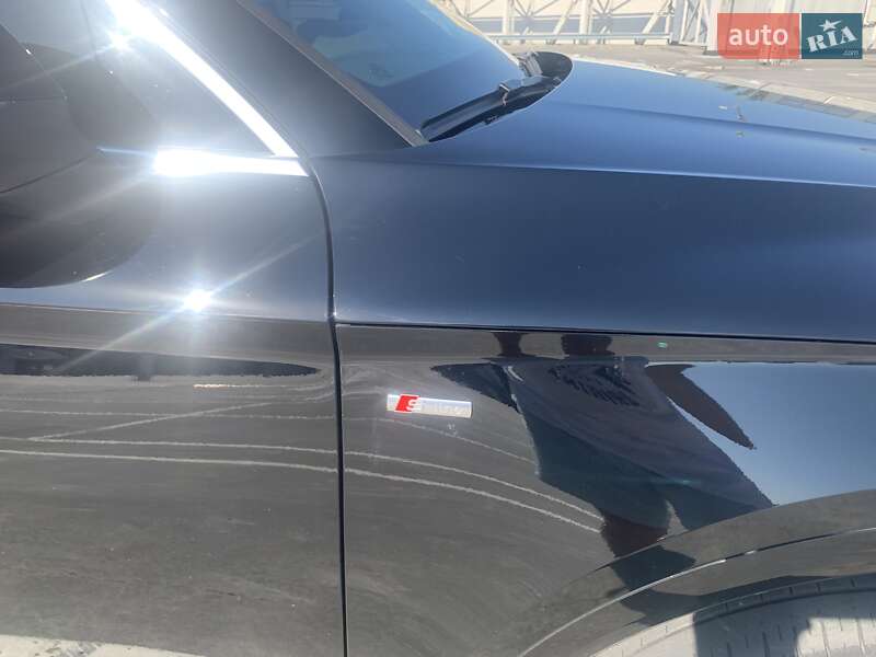 Позашляховик / Кросовер Audi Q5 2019 в Києві