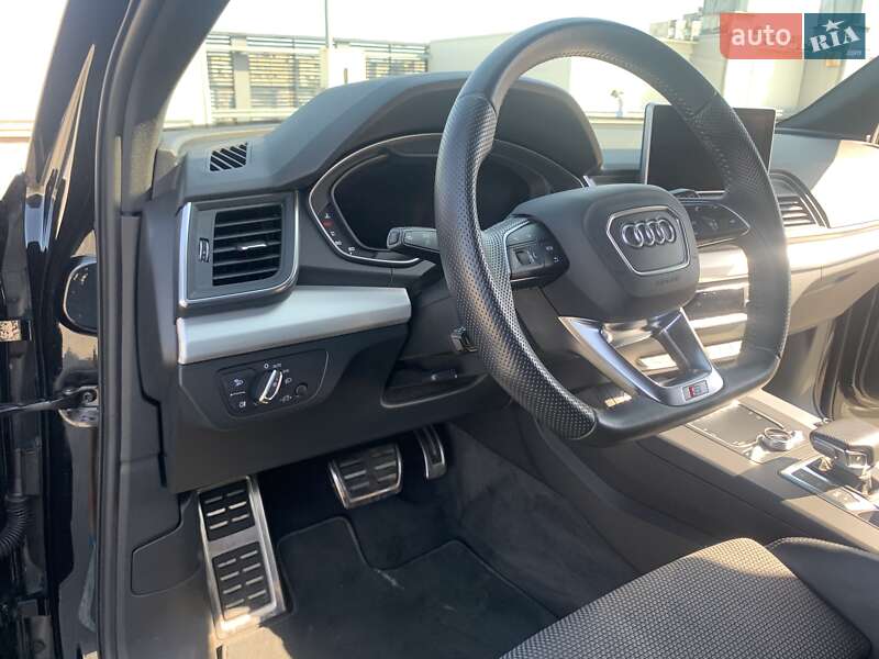 Позашляховик / Кросовер Audi Q5 2019 в Києві