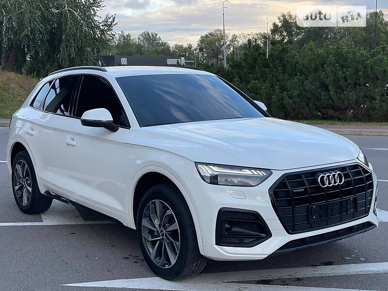 Позашляховик / Кросовер Audi Q5 2021 в Києві