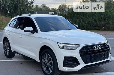 Внедорожник / Кроссовер Audi Q5 2021 в 