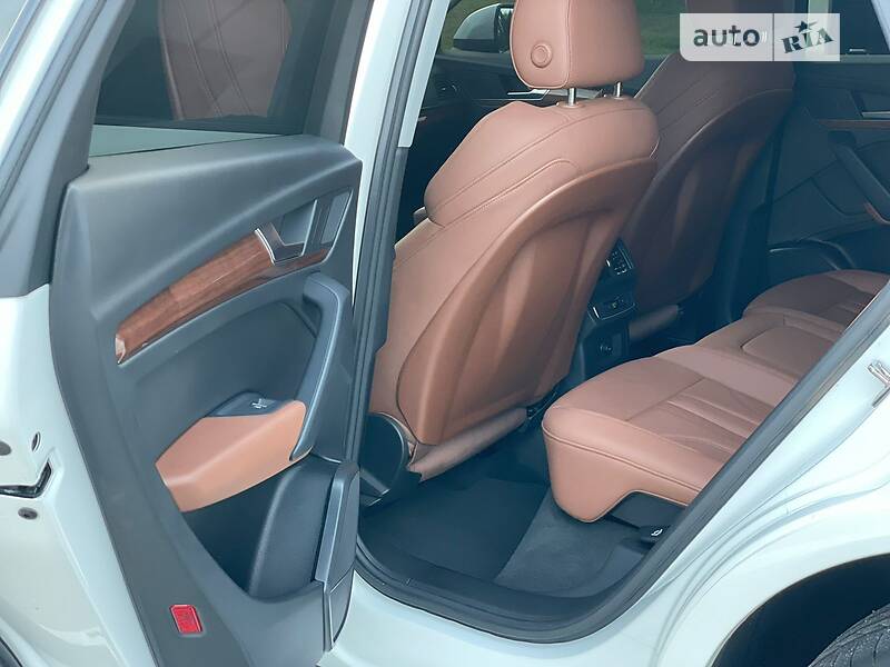 Позашляховик / Кросовер Audi Q5 2021 в Києві