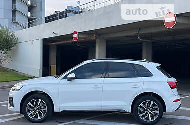 Внедорожник / Кроссовер Audi Q5 2021 в 