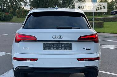 Внедорожник / Кроссовер Audi Q5 2021 в 